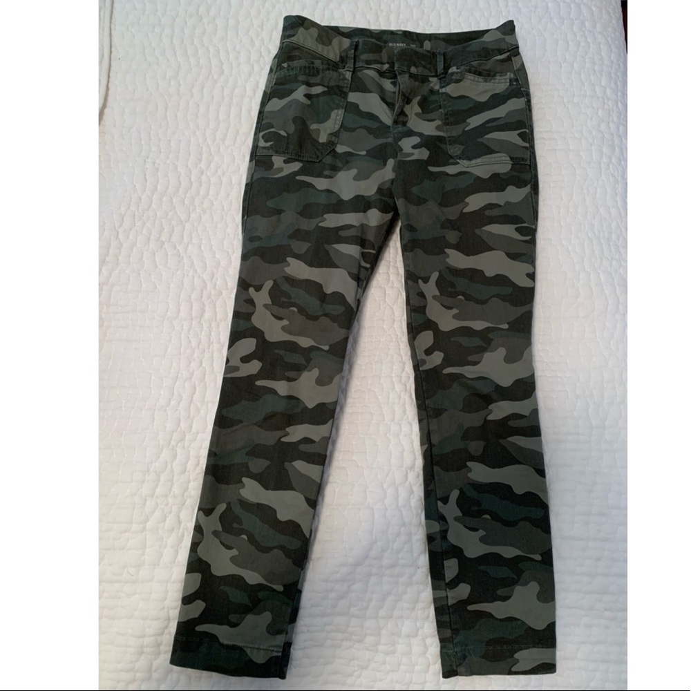 Old Navy camouflage pants